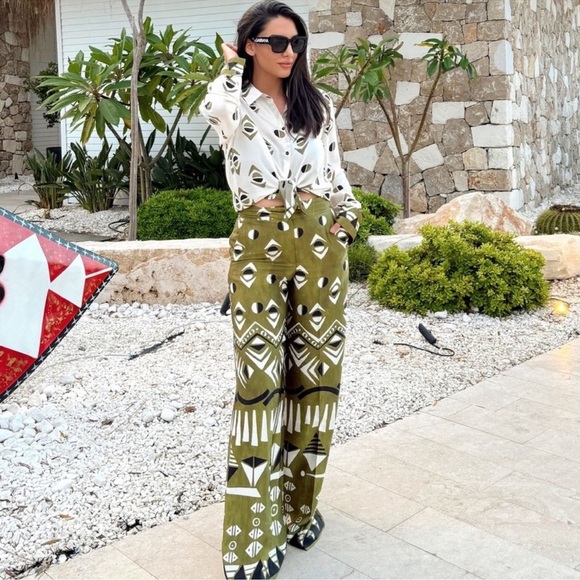 ZARA 2 PIECES MATCHING SET GEOMETRIC PRINT SATIN EFFECT SHIRT AND WIDE LEG PANTS - Picture 3 of 16